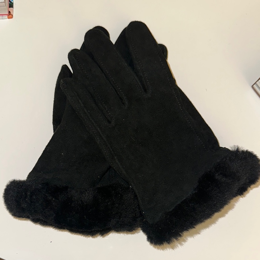 UGG Black Suede Leather & Fur-Trimmed Gloves w/ Cashmere Lining